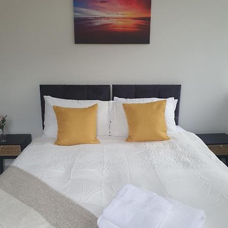 1 & 2 Bed Apartments - Desborough, Kettering, Family, Wifi, Parking מראה חיצוני תמונה