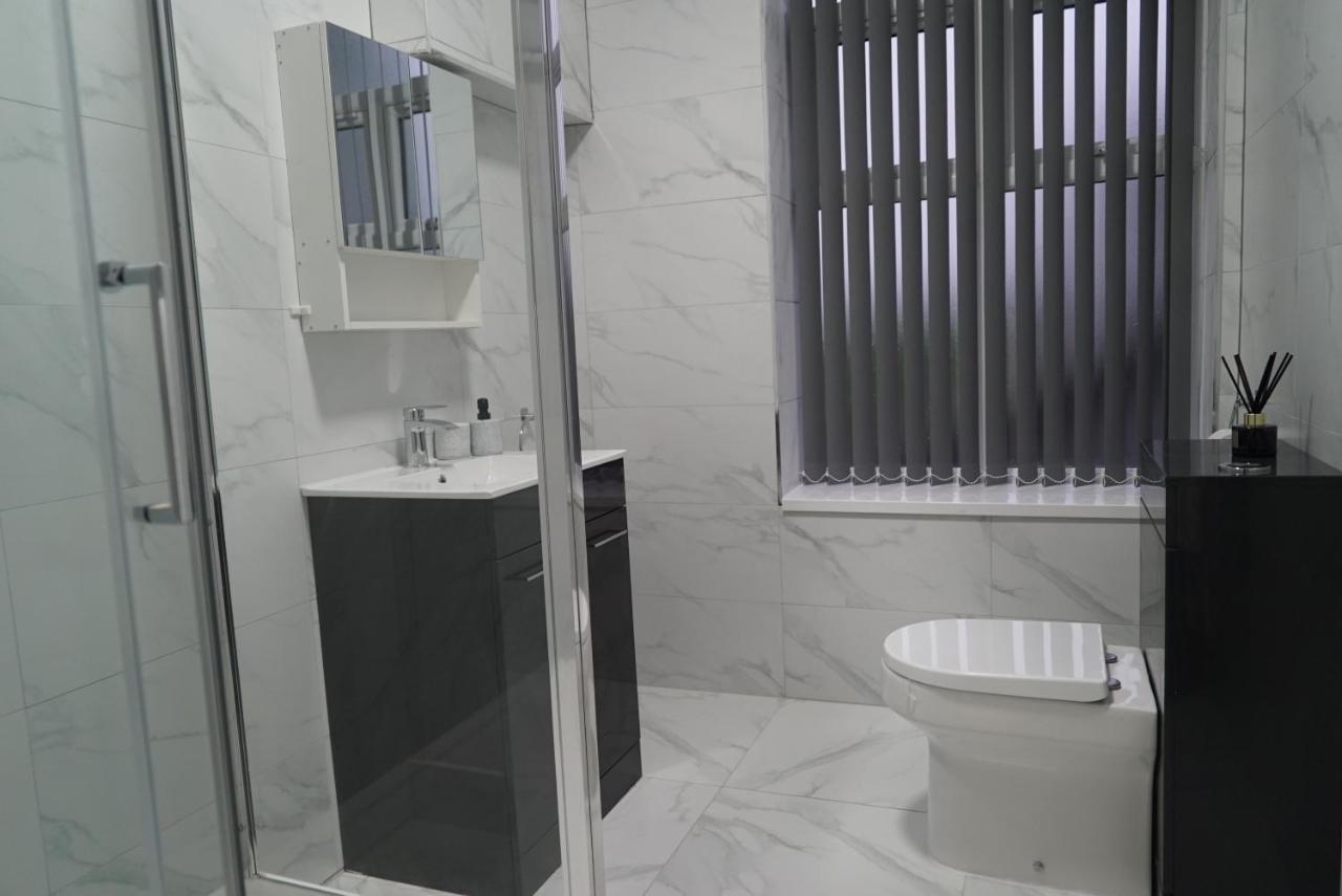 1 & 2 Bed Apartments - Desborough, Kettering, Family, Wifi, Parking מראה חיצוני תמונה