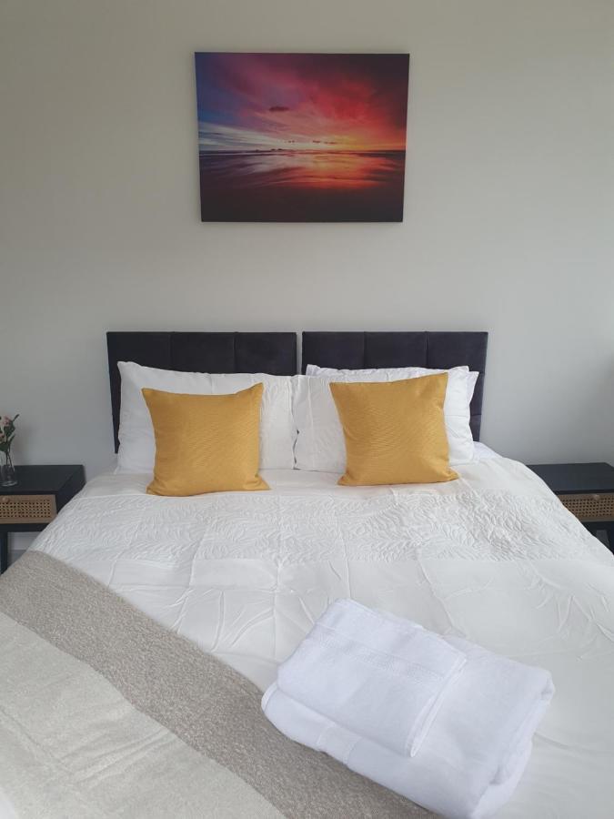 1 & 2 Bed Apartments - Desborough, Kettering, Family, Wifi, Parking מראה חיצוני תמונה