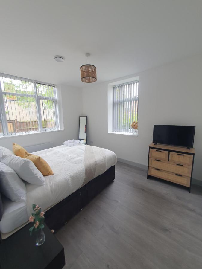 1 & 2 Bed Apartments - Desborough, Kettering, Family, Wifi, Parking מראה חיצוני תמונה