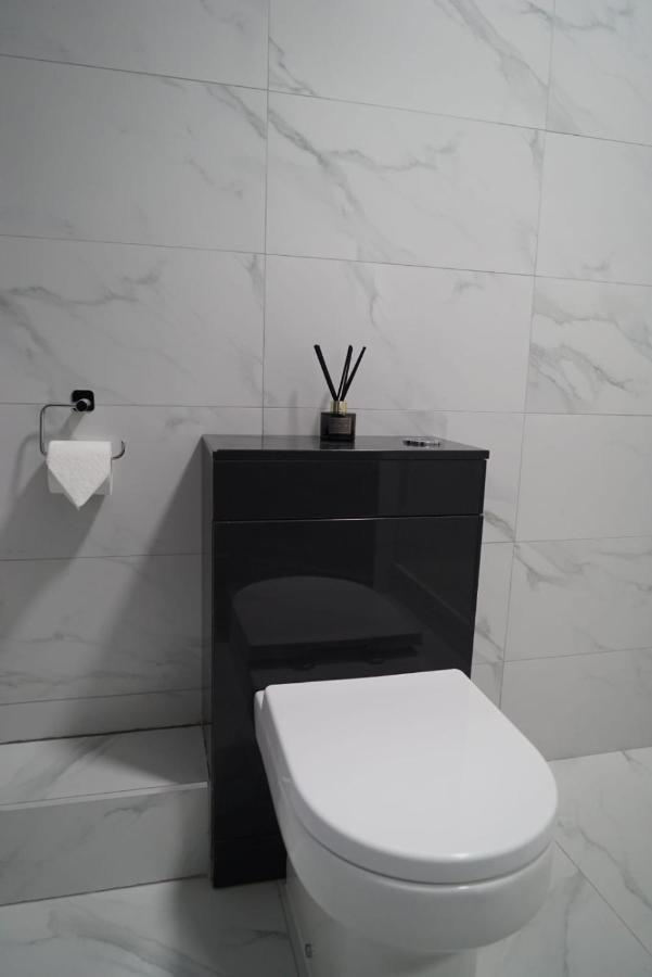 1 & 2 Bed Apartments - Desborough, Kettering, Family, Wifi, Parking מראה חיצוני תמונה