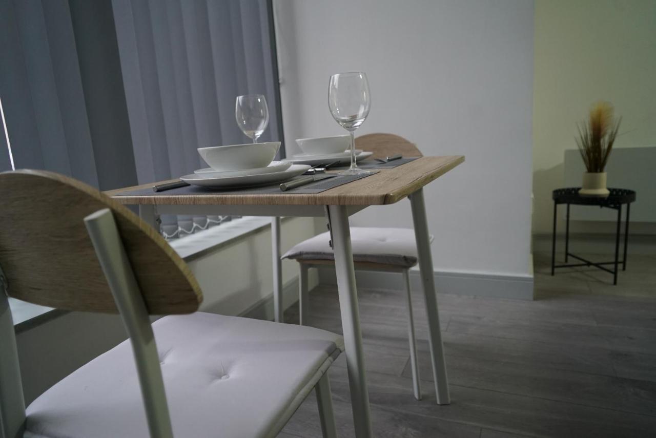 1 & 2 Bed Apartments - Desborough, Kettering, Family, Wifi, Parking מראה חיצוני תמונה
