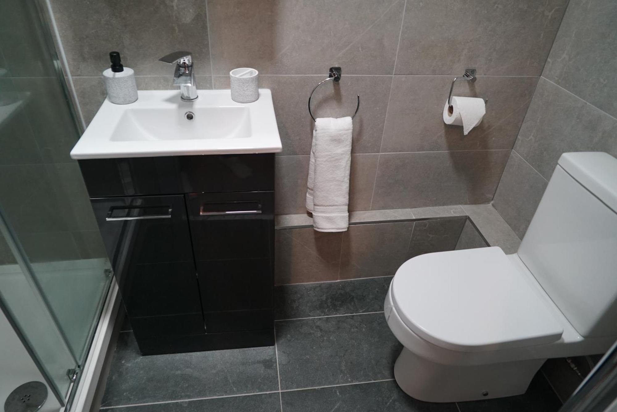 1 & 2 Bed Apartments - Desborough, Kettering, Family, Wifi, Parking מראה חיצוני תמונה