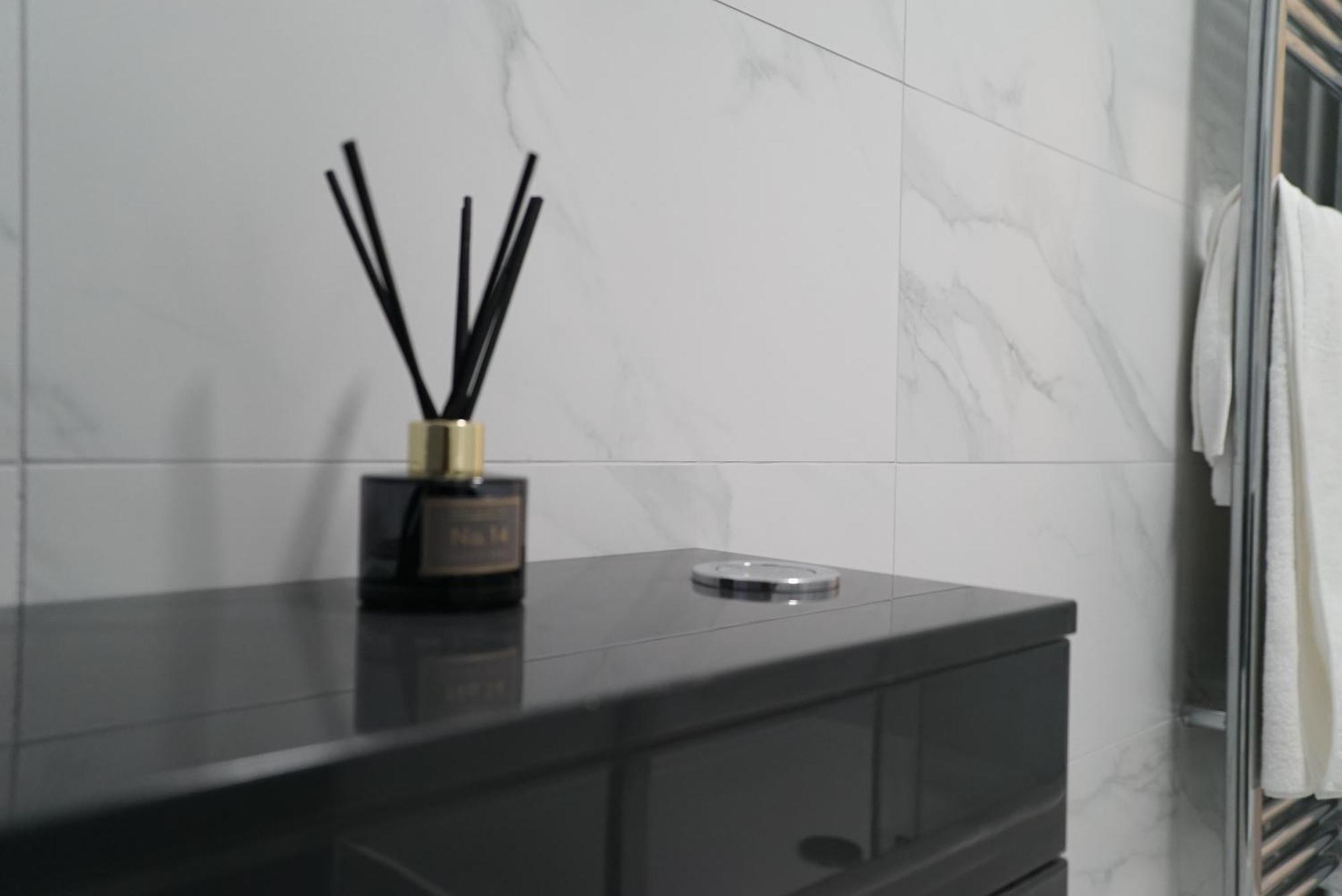 1 & 2 Bed Apartments - Desborough, Kettering, Family, Wifi, Parking מראה חיצוני תמונה