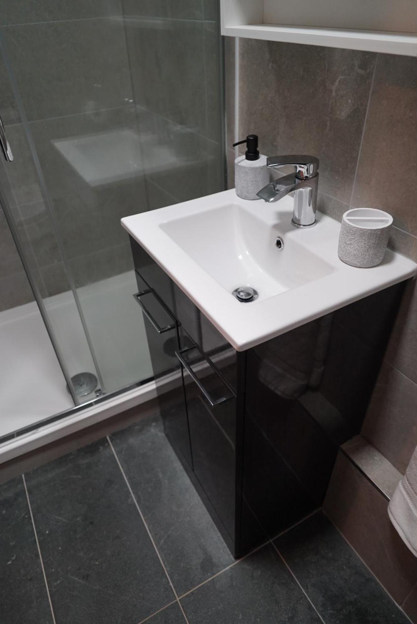 1 & 2 Bed Apartments - Desborough, Kettering, Family, Wifi, Parking מראה חיצוני תמונה
