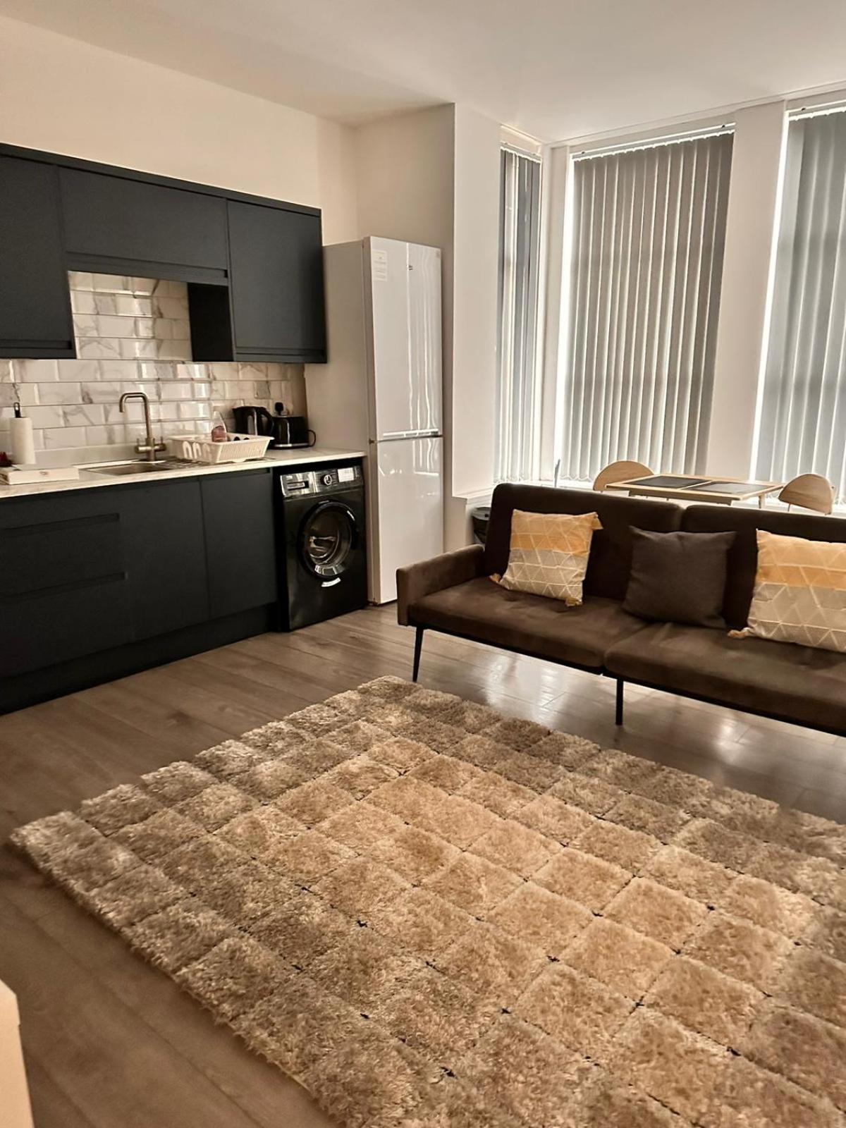 1 & 2 Bed Apartments - Desborough, Kettering, Family, Wifi, Parking מראה חיצוני תמונה